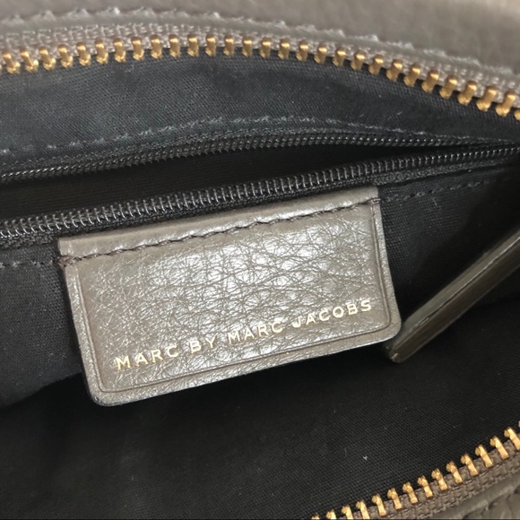 MARC JACOBS Pebbled Leather Percy Cross body Gray - Picture 8 of 8